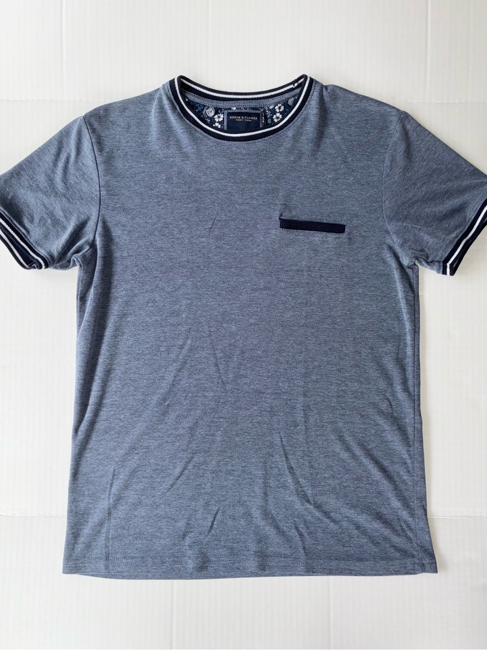 Denim & Flower Ricky Singh Men’s Blue Gray Crew Neck T-Shirt Size Small